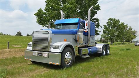 Custom Freightliner Classic Flat Top Custom Freightliner Classic Flat Top